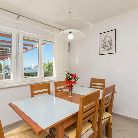 Maja Appartement *